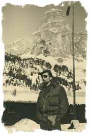 1953 - Marce e trasferimenti invernali. - Corvara - La baracca del centro sciatori della brigata Tridentina.